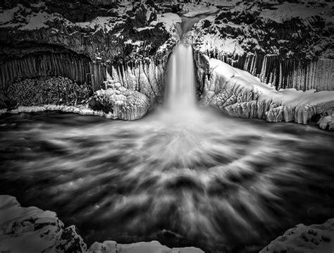 45 Outstanding Photos Of Waterfalls In B&W - VIEWBUG.com