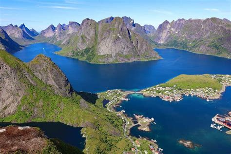 21 Best Things to Do & Must-See Places in Lofoten Islands (+Map)