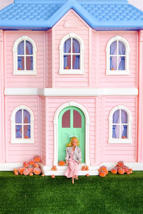 Fall Barbie Dream House Wallpaper Downloads • PMQ for two