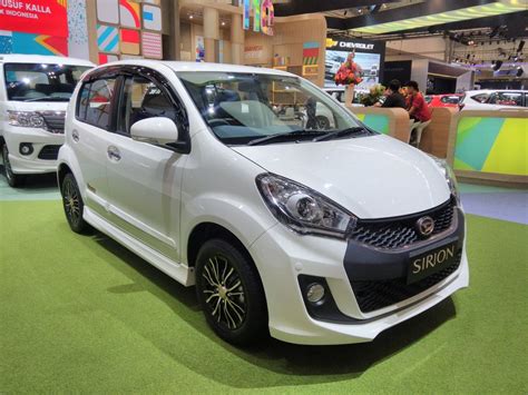 Daihatsu Sirion Special Edition GIIAS 2017 right front three quarters