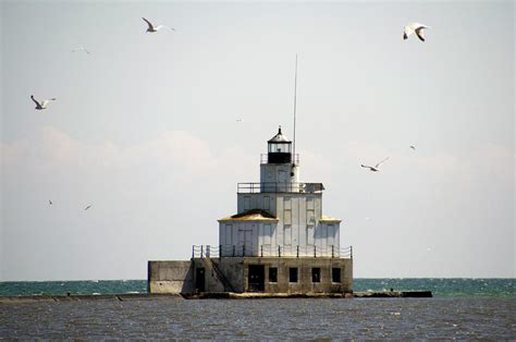 Manitowoc Lighthouse Wisconsin 02 Photograph by Thomas Woolworth - Pixels