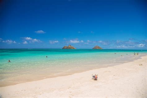 Amazing White Sand Beach in Lanikai - Honolulu, Hawaii - The Elevated ...