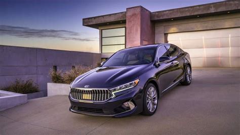 5 Reasons to Covet the Often Overlooked Kia Cadenza