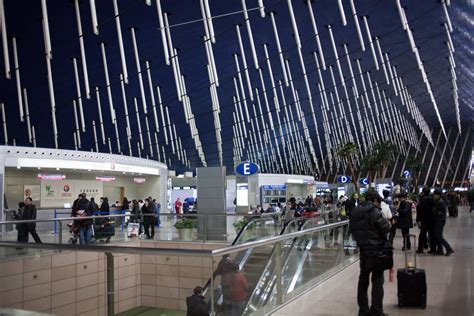 ReviewGuru: Shanghai Pudong International Airport Review