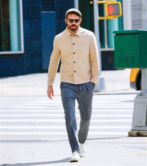 The Ryan Reynolds Guide to Nice, Normal Outfits | GQ