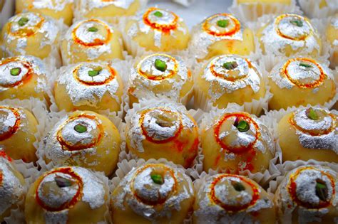 File:Indian Sweets Vark.jpg - Wikipedia