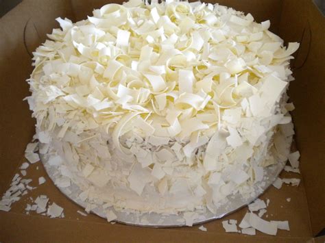 White chocolate shavings | White chocolate shavings, Chocolate shavings ...