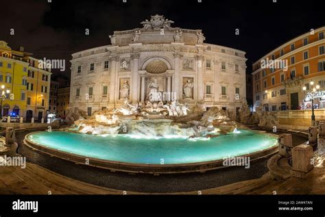 Empty Trevi fountain. Night view Stock Photo - Alamy