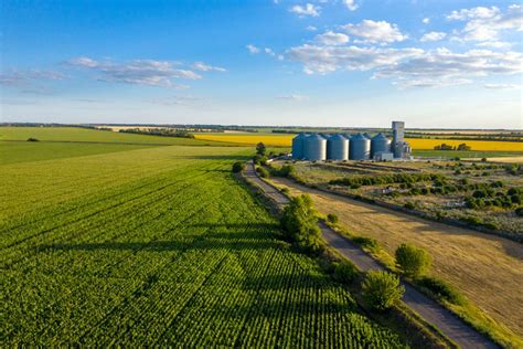 A look at a year on a grain farm! - Good in Every Grain