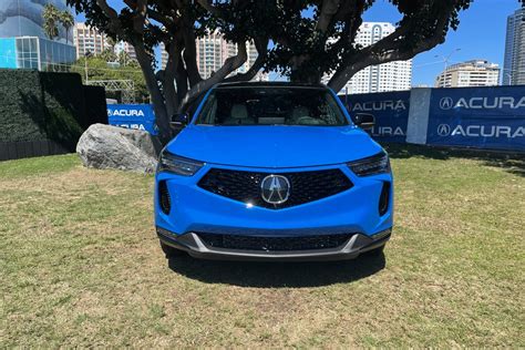 The 2022 Acura RDX looks amazing in Long Beach Blue - Roadshow