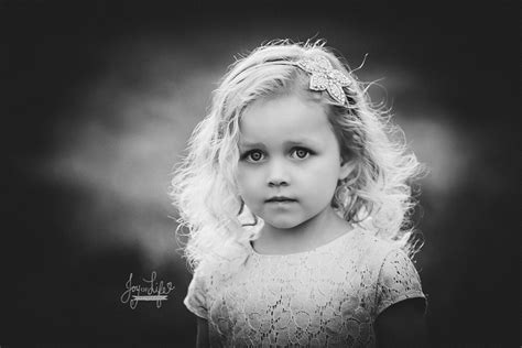 Children's Photography. Portrait. Black and white photography. Child ...