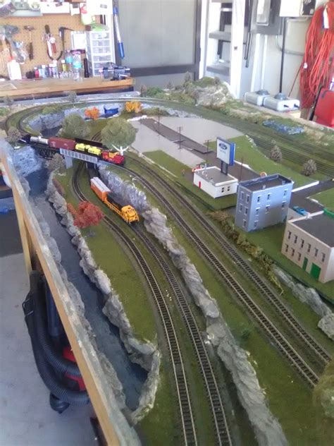 Lewis' N scale 3x6 layout - Model railroad layouts plansModel railroad ...