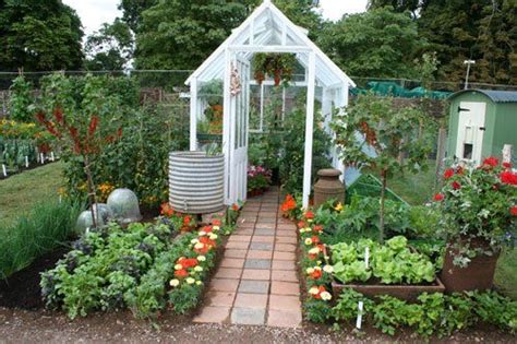 pretty allotments - Google Search | Allotment gardening, Hampton court ...