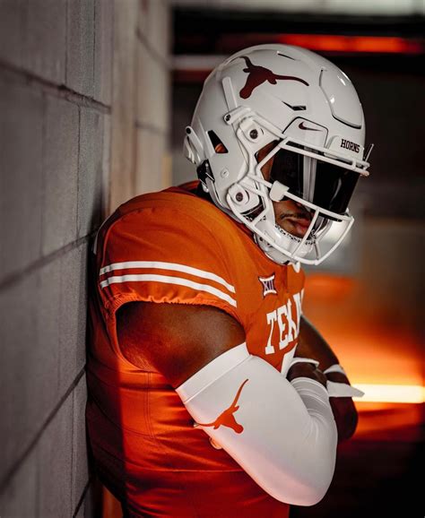 New Uniform for Texas — UNISWAG