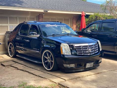 Cadillac Escalade EXT 2010 slammed on white and gold Vogues💣 # ...