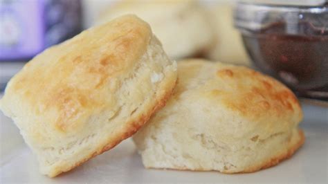 Easy Southern Buttermilk Biscuits Recipe