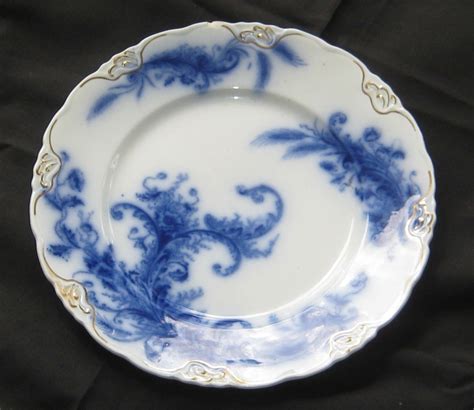 Flow Blue: History and Value of Blue-and-White Antique China | HobbyLark