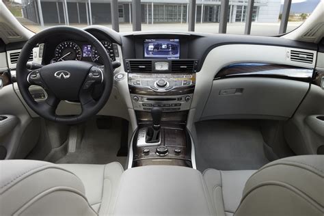 car powered engine: New Infiniti M35 Hybrid 2012 Interior Design