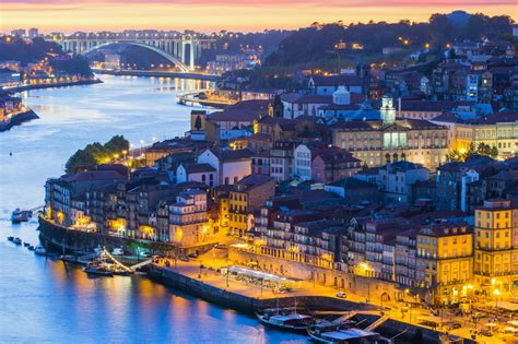 The city of Porto, in Portugal: history, business and wine