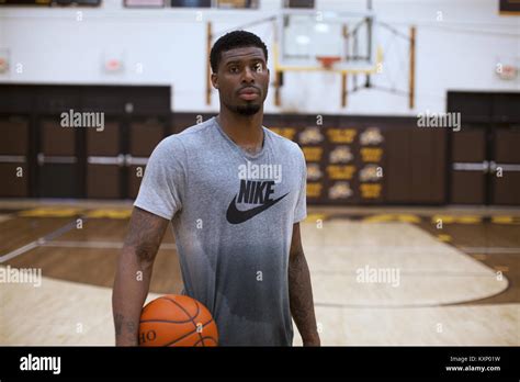 Basketball kidnapping hi-res stock photography and images - Alamy