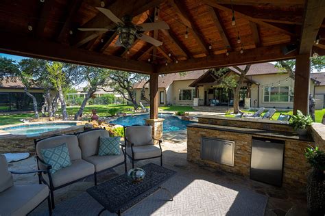 Outdoor Kitchen and Pool ideas for the Texas Hill Country - Infinity ...