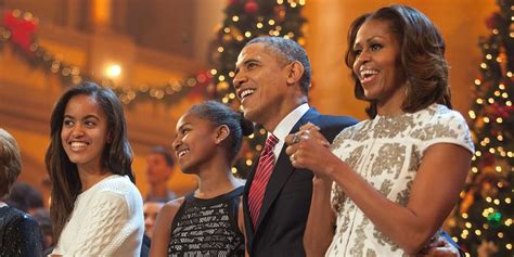 Best Obama Family Photos - 67 Cute Pictures of Barack, Michelle, Sasha ...