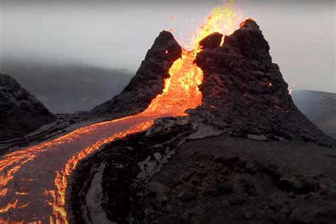 Flying Over Iceland's Fagradalsfjall Volcano | Uncrate