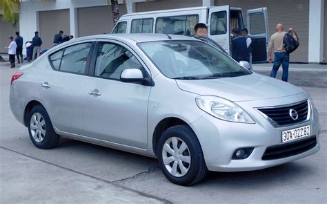 File:Nissan Sunny XL sedan, front view.jpg - Wikipedia