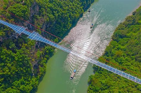 This Record-breaking Glass Bridge in China Is for People Who Love ...