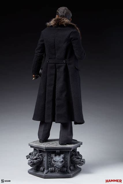 WORLD OF MONSTERS: NEW PETER CUSHING VAN HELSING FIGURE FROM SIDESHOW