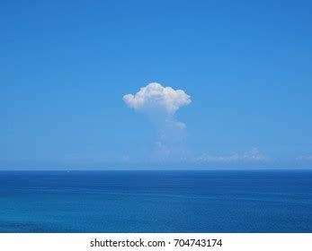 Cloud Shape Looks Like Nuclear Explosion Stock Photo 704745397 ...