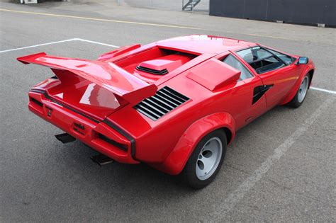 Supercar Secrets - Lamborghini Countach LP5000 QV