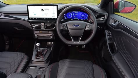 Ford Focus review - Interior & comfort | Carbuyer