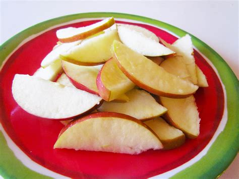 apple slices • Foodie Loves Fitness