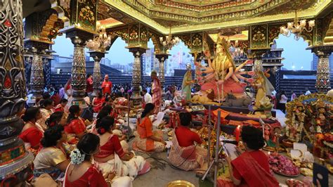 West Bengal: Durga Puja Carnival tomorrow, Mamata to attend | Kolkata ...