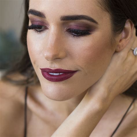 Vamp It Up: Monochromatic Burgundy Makeup For Fall | Front Roe by ...