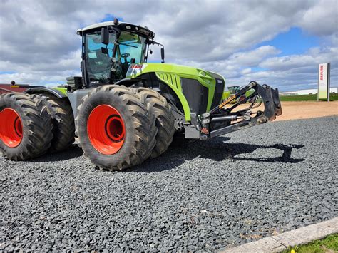 2016 CLAAS XERION 5000 TRAC VC For Sale In Menomonie, Wisconsin ...