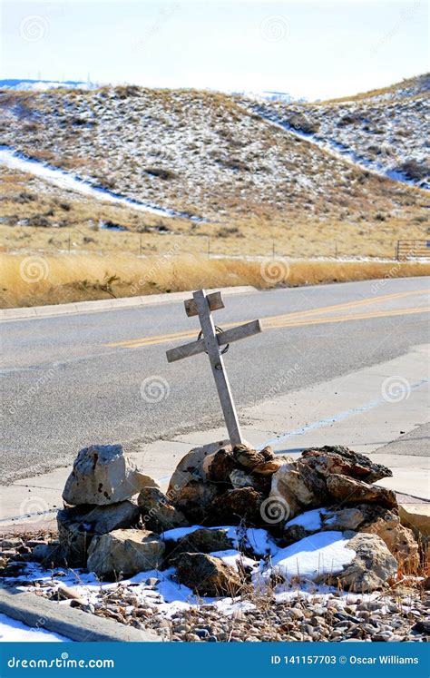 Highway Death Cross Memorial. Stock Image - Image of speeding, nature ...