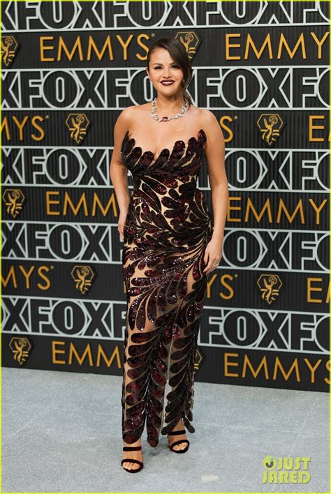 Selena Gomez Stuns in Oscar de la Renta on the Emmy Awards 2023 Red ...