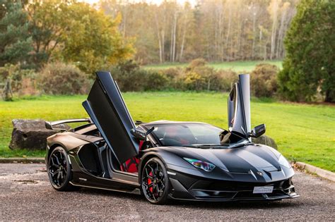 Arriba 83+ imagen lamborghini aventador svj roadster for sale - Abzlocal.mx