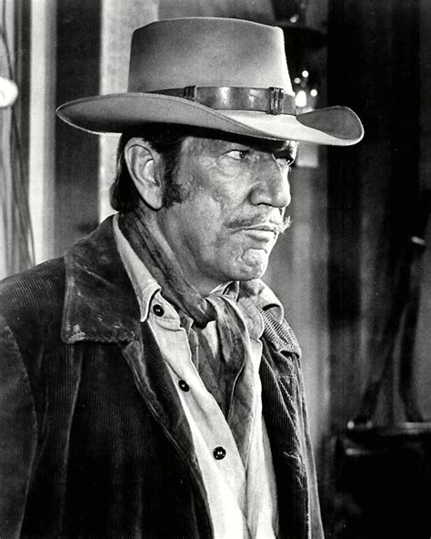 ACTOR RICHARD BOONE IN THE FILM "HOMBRE" - 8X10 PUBLICITY PHOTO (ZZ-467)