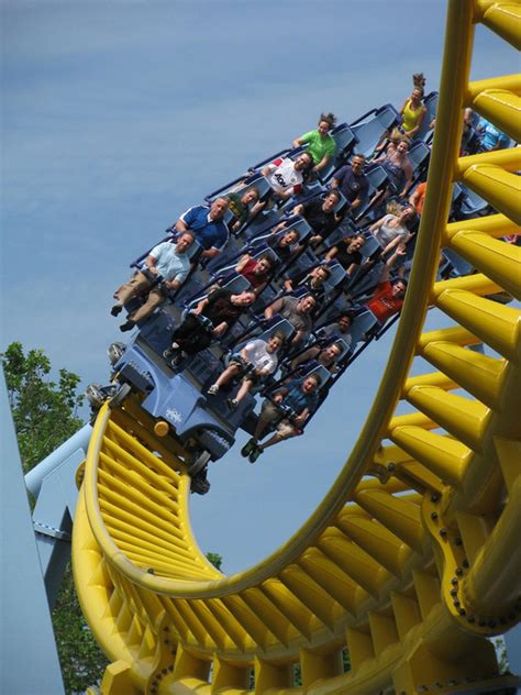 20+ Scariest Roller Coasters In The World… NO WAY I’d Ride #11