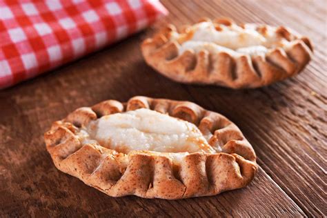 Karjalanpiirakka | Traditional Savory Pie From North Karelia, Finland