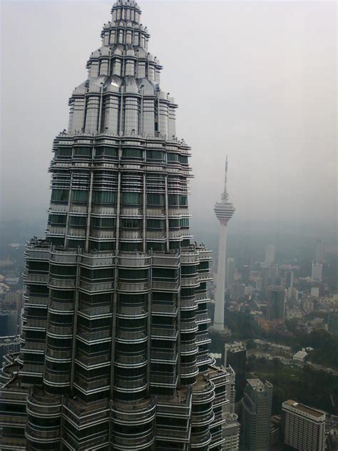 Tuna Land: KLCC Skybridge