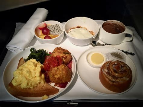 Review: Qantas 747-400 Business Class from Hong Kong to Sydney - Live ...