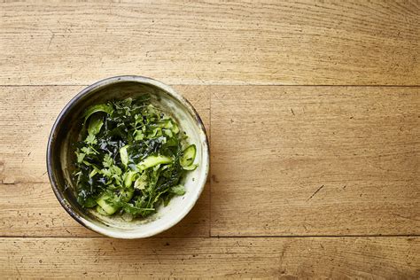 VILD MAD : Sea lettuce salad with cucumber and fennel