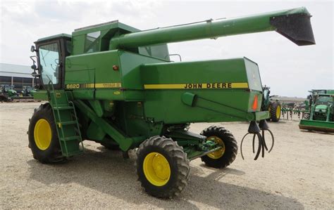 John Deere Combine Models: A Visual Guide | MachineFinder