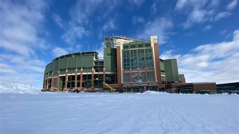 Photos: Lambeau Field blanketed with snow