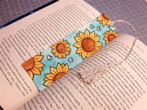 MossyMade: Watercolor Sunflower Bookmark | Marcadores de libros ...