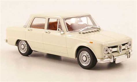 Diecast model cars Alfa Romeo Giulia 1600 1/43 Minichamps creme 1970 ...